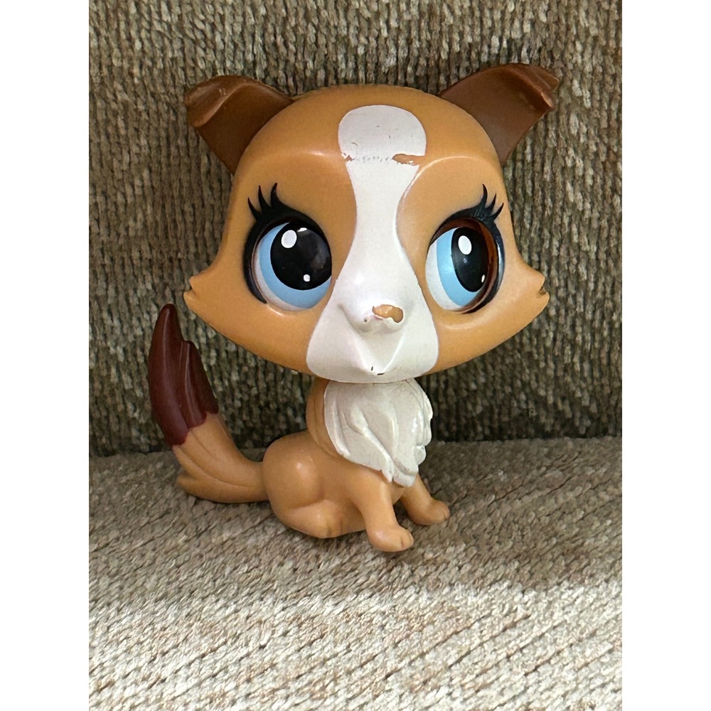 Hasbro Littlest Pet Shop Collie Dog A5134 Tan White Blue Eyes LPS Figure